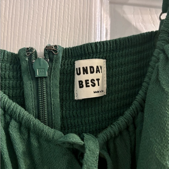 Aritzia | Sunday Best Delilah Dress in Green - Size S
C$40
Size: US S Aritzia - Picture 5 of 5